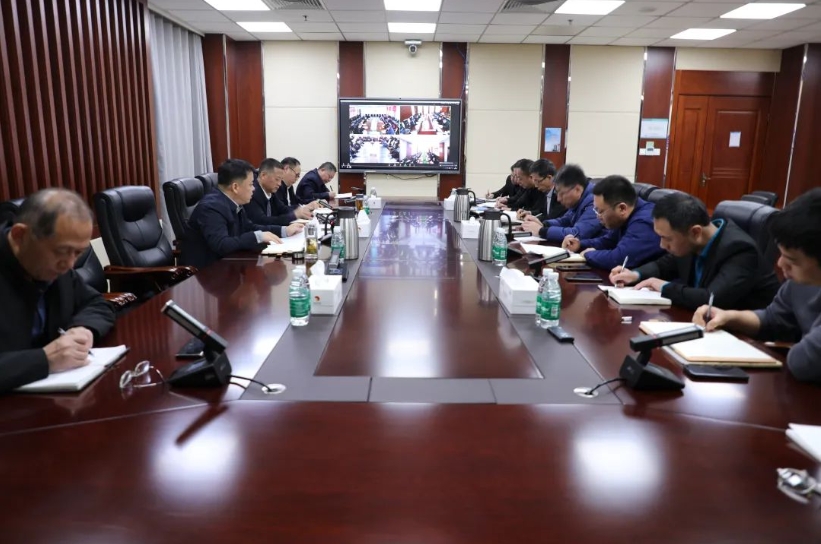 宏河集团召开12月份总经理安全生产办公会1