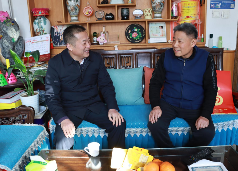 春節(jié)將至，宏河集團(tuán)黨委走訪慰問老干部、困難黨員職工1