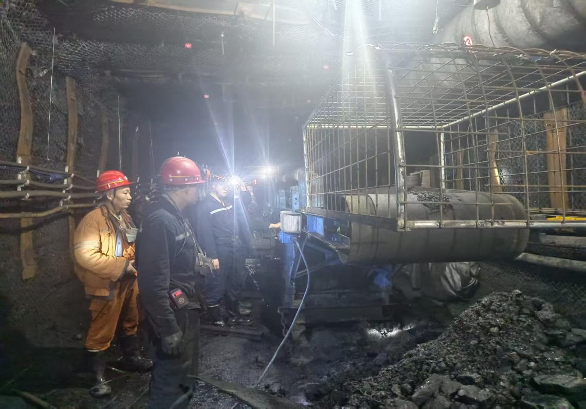 红旗煤矿持续推进运输系统优化，全力助推矿井生产高效运转